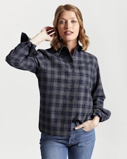 ALTERNATE VIEW OF WOMEN'S LODGE SHIRT IN NAVY/GREY SPACE DYE PLAID image number 5