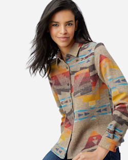 WOMEN'S JACQUARD LODGE SHIRT IN TAUPE SIERRA PEAK image number 1