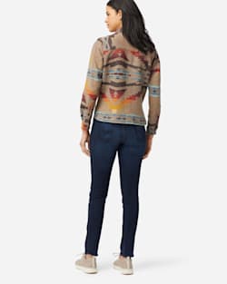 ALTERNATE VIEW OF WOMEN'S JACQUARD LODGE SHIRT IN TAUPE SIERRA PEAK image number 5