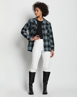 WOMEN'S BOYFRIEND BOARD SHIRT IN SHALE MIX BUFFALO OMBRE image number 1