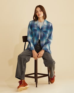 ALTERNATE VIEW OF WOMEN'S BOYFRIEND BOARD SHIRT IN BLUE OMBRE image number 2