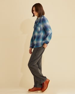 ALTERNATE VIEW OF WOMEN'S BOYFRIEND BOARD SHIRT IN BLUE OMBRE image number 4