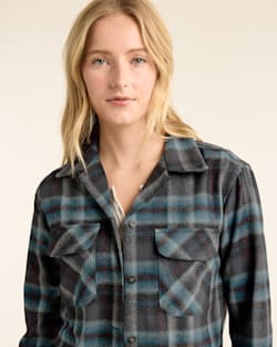 ALTERNATE VIEW OF WOMEN'S PLAID BOYFRIEND BOARD SHIRT IN GREY MIX/AQUA PLAID image number 4