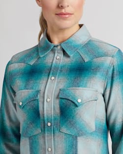 ALTERNATE VIEW OF WOMEN'S SNAP-FRONT CANYON SHIRT IN TURQUOISE/GREY OMBRE image number 4