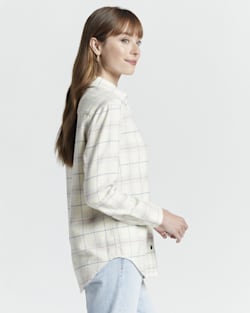 ALTERNATE VIEW OF WOMEN'S GIRLFRIEND DOUBLE-BRUSHED FLANNEL SHIRT IN IVORY MULTI WINDOWPANE image number 2