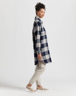 ALTERNATE VIEW OF WOMEN'S OVERSIZED WOOL SHIRT JACKET IN NAVY BUFFALO CHECK image number 2