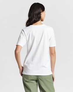 BACK VIEW OF WOMEN'S DESCHUTES TEE IN WHITE image number 4