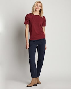 WOMEN'S DESCHUTES TEE IN CABERNET image number 1