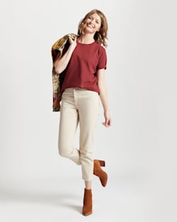 ALTERNATE VIEW OF WOMEN'S DESCHUTES TEE IN SYRAH WINE image number 5