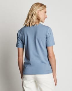 ALTERNATE VIEW OF WOMEN'S DESCHUTES TEE IN BAY BLUE image number 4
