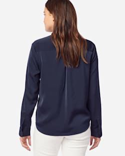 ALTERNATE VIEW OF WOMEN'S SOFT BUTTON SHIRT IN MIDNIGHT NAVY image number 3