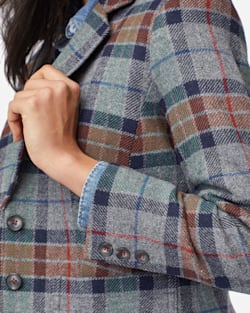 ALTERNATE VIEW OF WOMEN'S BRYNN OREGON TWEED WOOL BLAZER IN GREY MIX PLAID image number 3
