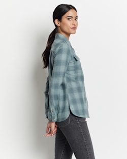 ALTERNATE VIEW OF WOMEN'S BOARD SHIRT IN BLUE SHADOW PLAID image number 4