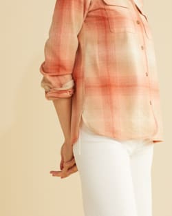 ALTERNATE VIEW OF WOMEN'S BOARD SHIRT IN APRICOT OMBRE image number 4
