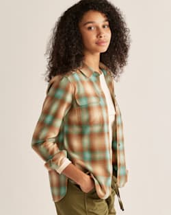 WOMEN'S BOARD SHIRT IN BROWN/TURQUOISE OMBRE image number 1