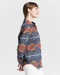 ALTERNATE VIEW OF WOMEN'S JACQUARD LODGE SHIRT IN NAVY PINTO MOUNTAINS image number 2