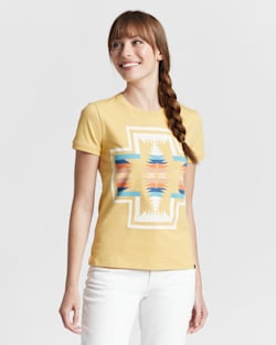 ALTERNATE VIEW OF WOMEN'S HOOD RIVER HARDING TEE IN WICKER TAN image number 5