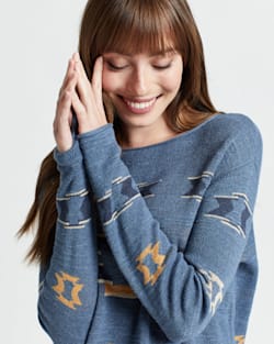 WOMEN'S LONG-SLEEVE GRAPHIC PULLOVER IN BLUE DENIM MULTI image number 4