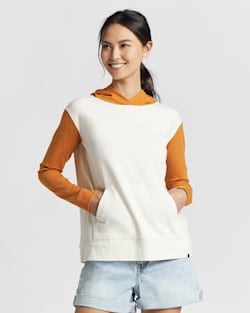 WOMEN'S DESCHUTES COLORBLOCK HOODIE IN ANTIQUE WHITE/GINGER image number 1