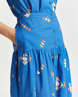 ALTERNATE VIEW OF BUTTON-FRONT PRINTED MIDI SKIRT IN VALLARTA BLUE MULTI image number 4