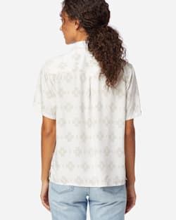 ALTERNATE VIEW OF WOMEN'S SHORT-SLEEVE PATTERNED SHIRT IN WHITE image number 3