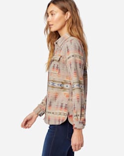 WOMEN'S LIMITED EDITION JACQUARD BOARD SHIRT IN TAN JUNIPER MESA image number 3