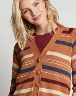 ALTERNATE VIEW OF WOMEN'S CROPPED COTTON CARDIGAN IN ADOBE BROWN MULTI image number 2