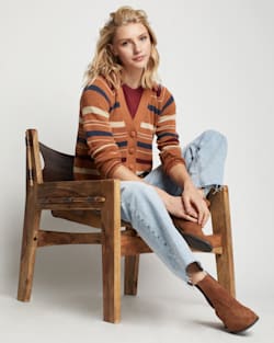 ALTERNATE VIEW OF WOMEN'S CROPPED COTTON CARDIGAN IN ADOBE BROWN MULTI image number 3