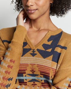 ALTERNATE VIEW OF WOMEN'S GRAPHIC COTTON SWEATER IN BRONZE CHIEF JOSEPH image number 4