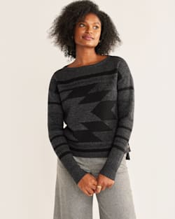 ALTERNATE VIEW OF WOMEN'S SIDE-BUTTON MERINO SWEATER IN CHARCOAL HEATHER/BLACK image number 5
