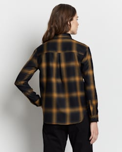 ALTERNATE VIEW OF WOMEN'S MAYWOOD MERINO SHIRT IN BLACK/GOLD OMBRE image number 4