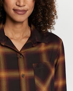 ALTERNATE VIEW OF WOMEN'S MAYWOOD MERINO SHIRT IN BLACK/GOLD OMBRE image number 2