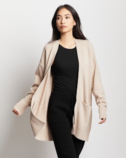 WOMEN'S MERINO/CASHMERE COCOON CARDIGAN IN WHEAT image number 1