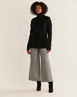 WOMEN'S MERINO/CASHMERE OVERSIZED TURTLENECK IN BLACK image number 1