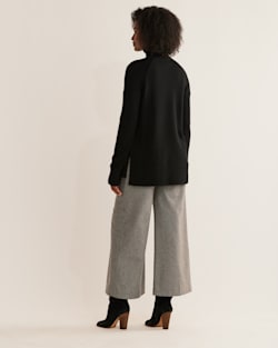 ALTERNATE VIEW OF WOMEN'S MERINO/CASHMERE OVERSIZED TURTLENECK IN BLACK image number 3