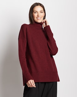 WOMEN'S MERINO/CASHMERE OVERSIZED TURTLENECK IN BERRY PRESERVE image number 1