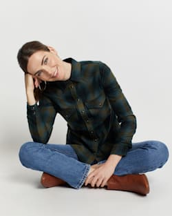 WOMEN'S SNAP-FRONT CANYON SHIRT IN GREEN OMBRE image number 1