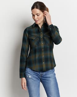 ALTERNATE VIEW OF WOMEN'S SNAP-FRONT CANYON SHIRT IN GREEN OMBRE image number 2