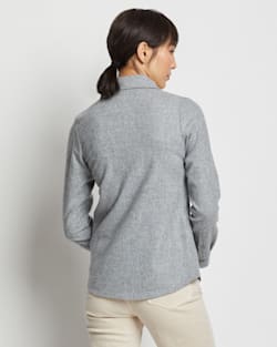 ALTERNATE VIEW OF WOMEN'S LAUREL WOOL SHIRT IN GREY MIX SOLID image number 5