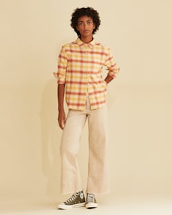 WOMEN'S BOYFRIEND DOUBLE-BRUSHED FLANNEL SHIRT IN SAHARA SAND/REDWOOD PLAID image number 1