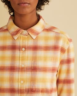 ALTERNATE VIEW OF WOMEN'S BOYFRIEND DOUBLE-BRUSHED FLANNEL SHIRT IN SAHARA SAND/REDWOOD PLAID image number 4