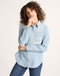 WOMEN'S CHAMBRAY GAMBLER SHIRT IN LIGHT BLUE image number 1