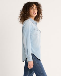 ALTERNATE VIEW OF WOMEN'S CHAMBRAY GAMBLER SHIRT IN LIGHT BLUE image number 3