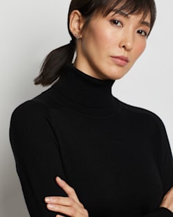 ALTERNATE VIEW OF WOMEN'S RAGLAN MERINO TURTLENECK IN BLACK image number 2