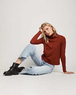 WOMEN'S RAGLAN MERINO TURTLENECK IN RED SPICE HEATHER image number 1