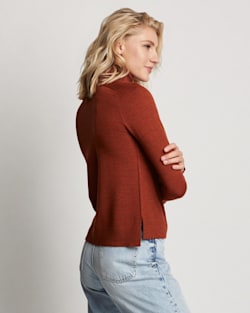 ALTERNATE VIEW OF WOMEN'S RAGLAN MERINO TURTLENECK IN RED SPICE HEATHER image number 3