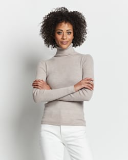 ALTERNATE VIEW OF WOMEN'S RIB MERINO TURTLENECK IN SOFT TAUPE HEATHER image number 3