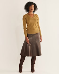 WOMEN'S MERINO V-NECK SWEATER IN TAPENADE HEATHER image number 1