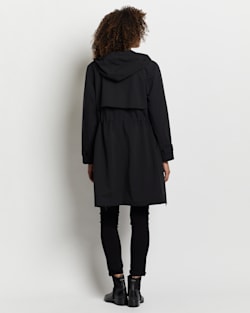 ALTERNATE VIEW OF WOMEN'S PACIFICA MINI RIPSTOP TRENCH IN BLACK image number 3