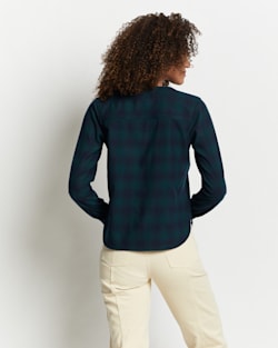 ALTERNATE VIEW OF WOMEN'S LENA MERINO V-NECK SHIRT IN GREEN/NAVY SHADOW PLAID image number 4